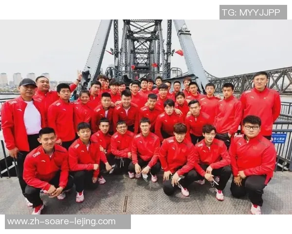 我国男人冰球职业联赛人员展开爱国主义教育活动